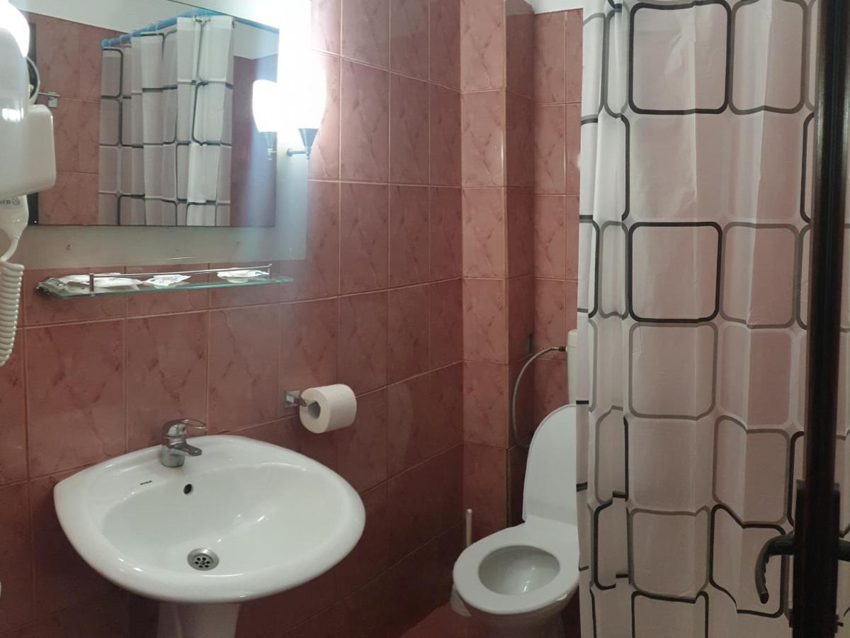 Valea Doamnei Hotell Nucşoara Exteriör bild